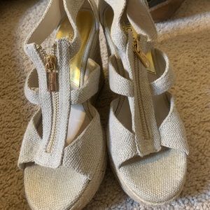 Michael kors nude beige zip up wedges